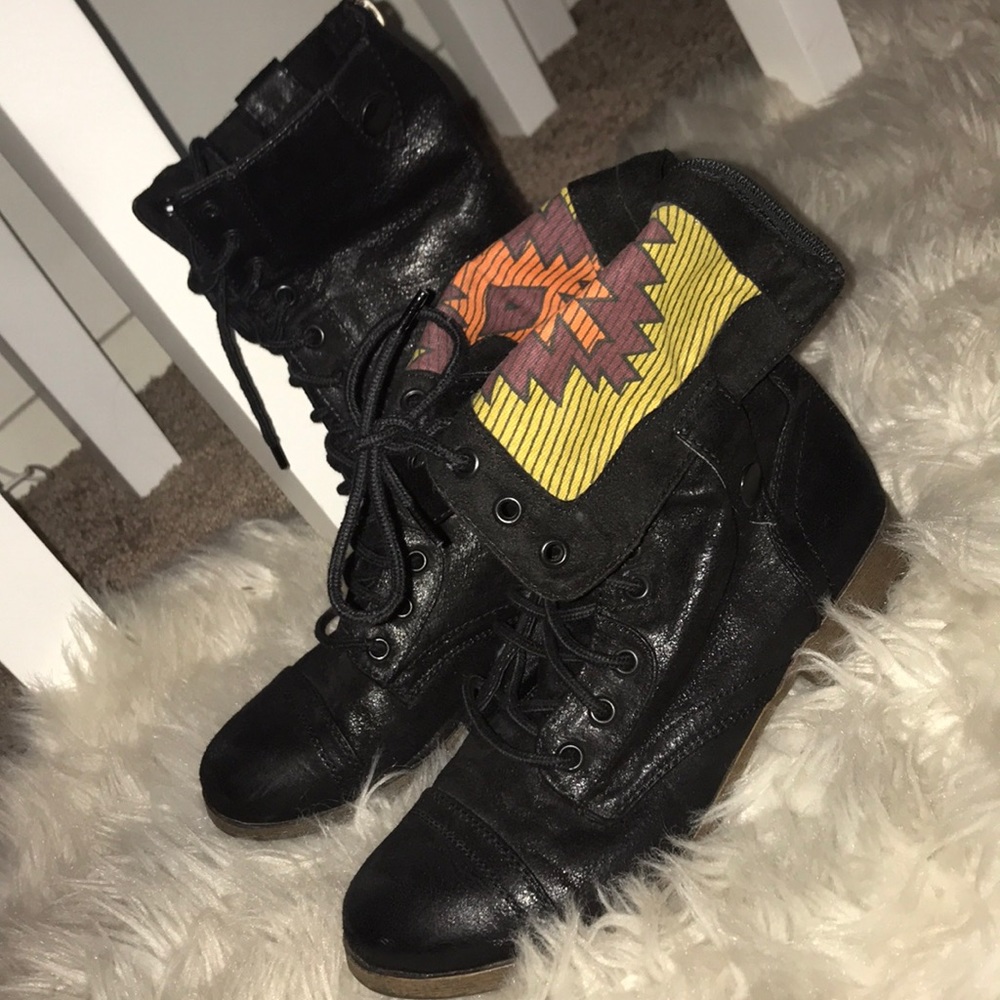 BLACK LACE UP BOOTS